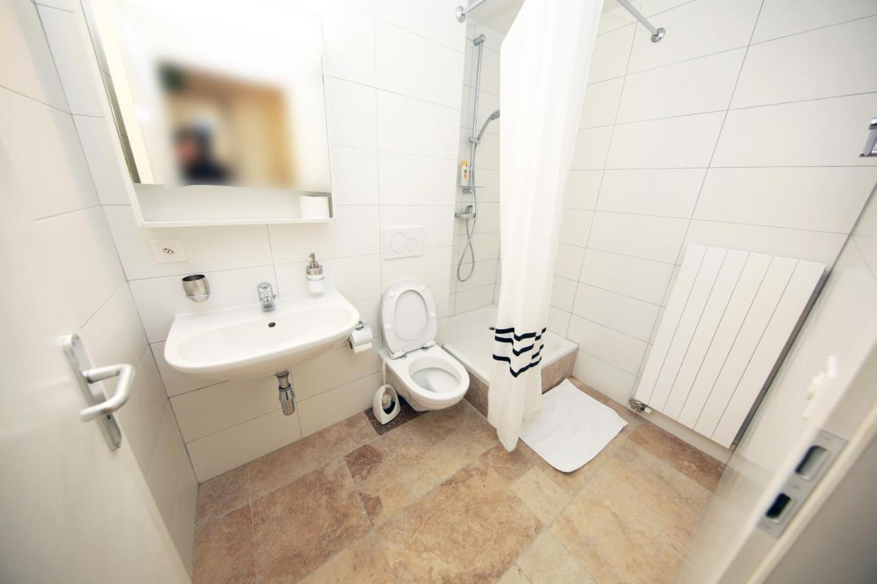 Cozy Apartment Close To Cornavin Train Station And Lake Genève Buitenkant foto